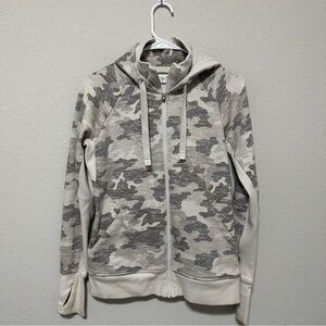 Athleta Triumph Grey Camo Zip Up Jacket Womens Size Small 511504 Hooded Athletic